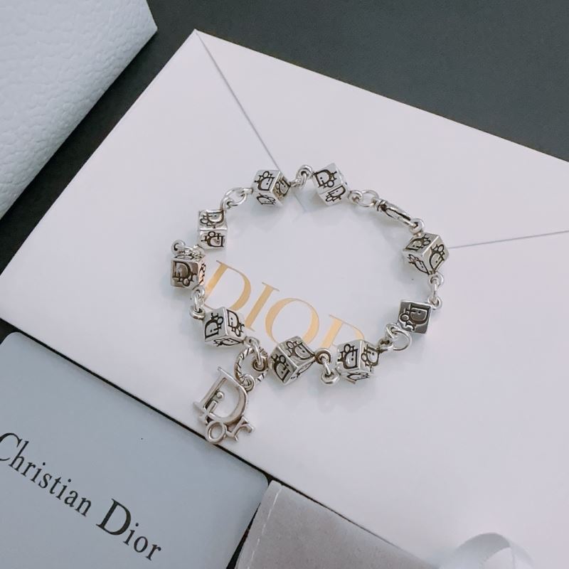 chr1st1an D10r bracelets